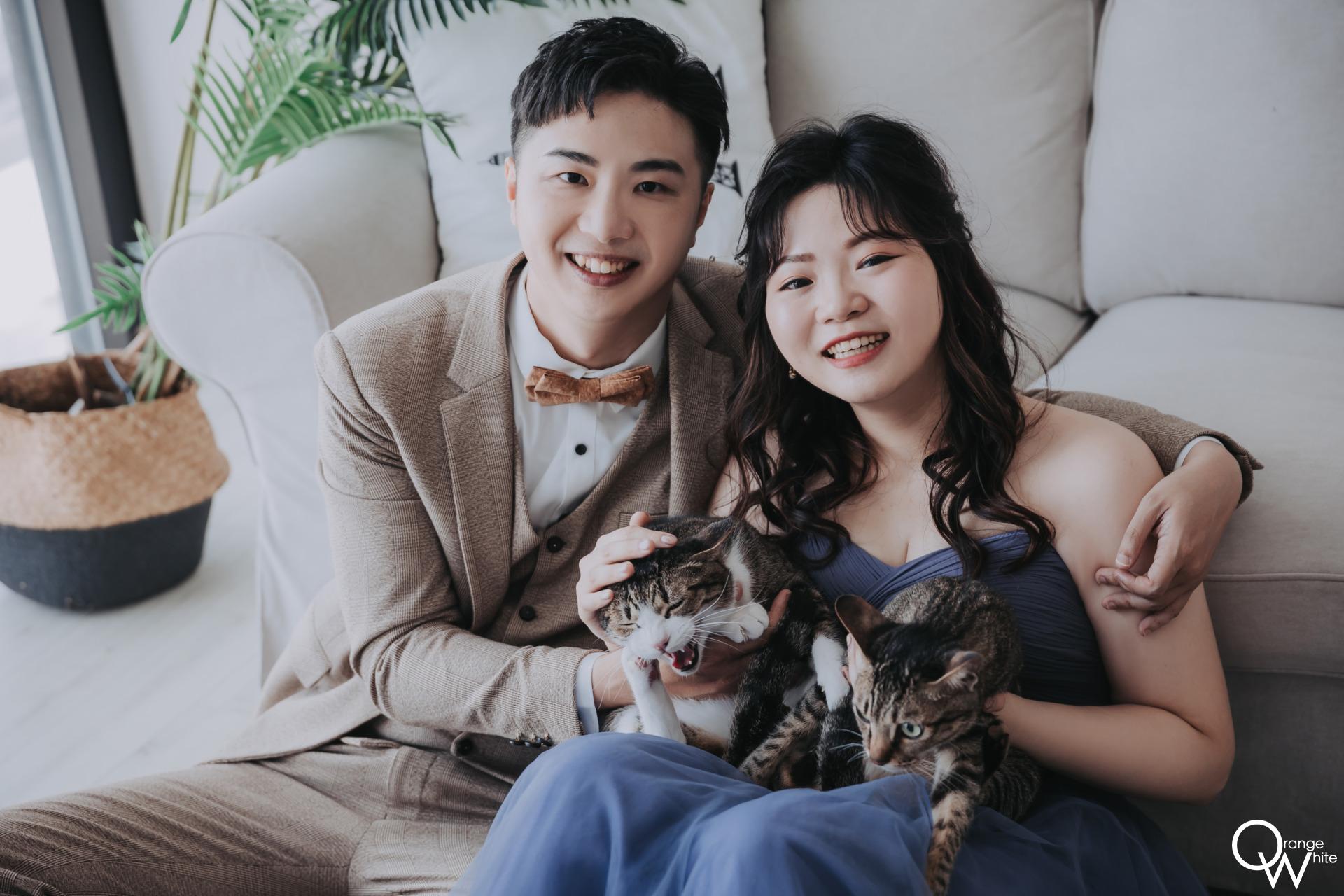 寵物婚紗｜一對新婚夫妻和他們最愛的貓咪一起拍室內婚紗照